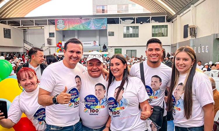 Senador Juan Carlos Garcés propone limitar el acceso a redes sociales hasta los 14 años en Colombia