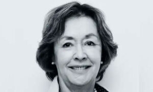 Falleció Aura Lucía Mera, voz crítica del periodismo colombiano