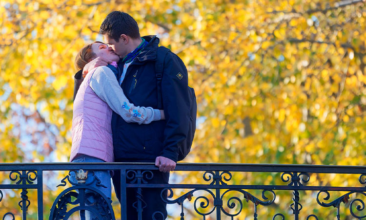 Día Internacional del Beso: los beneficios reales de besar