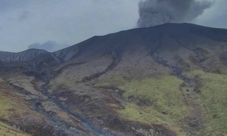 Continúa alerta por actividad del volcán Puracé