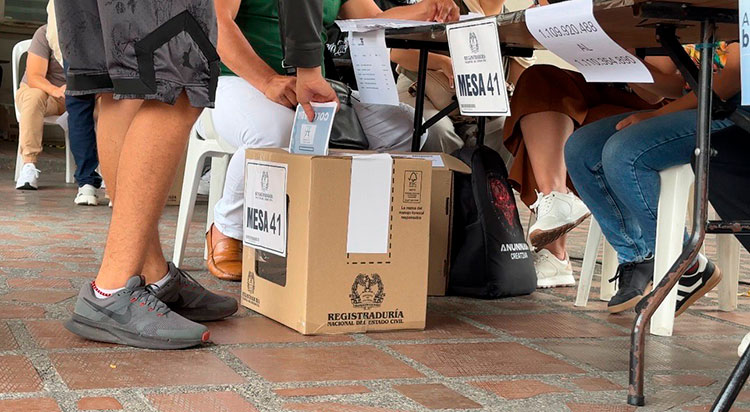 Elecciones presidenciales: Se cerraron las urnas y comenzó la expectativa