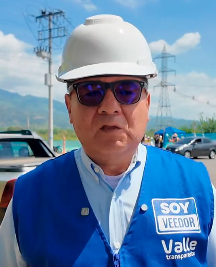 Comerciantes y deportistas del sur del Valle comentando los avances de la ampliación de la Avenida Cañasgordas.