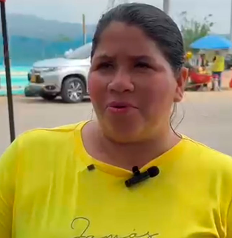 Comerciantes y deportistas del sur del Valle comentando los avances de la ampliación de la Avenida Cañasgordas.
