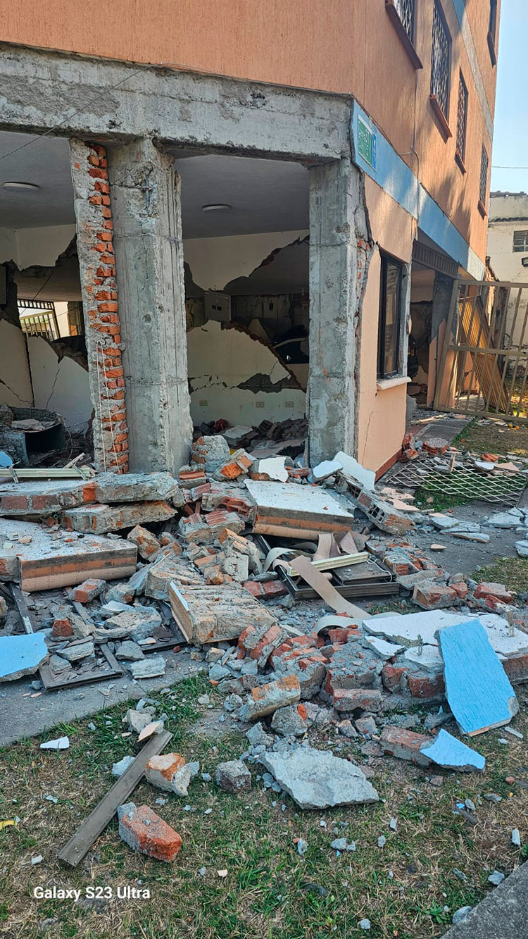 Fuerte sismo deja graves daños en Cali: reportan estructuras colapsadas y personas atrapadas